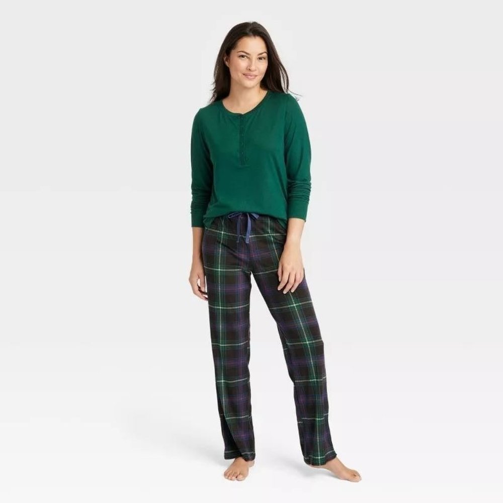 Women's Henley Pajama Set Size: L